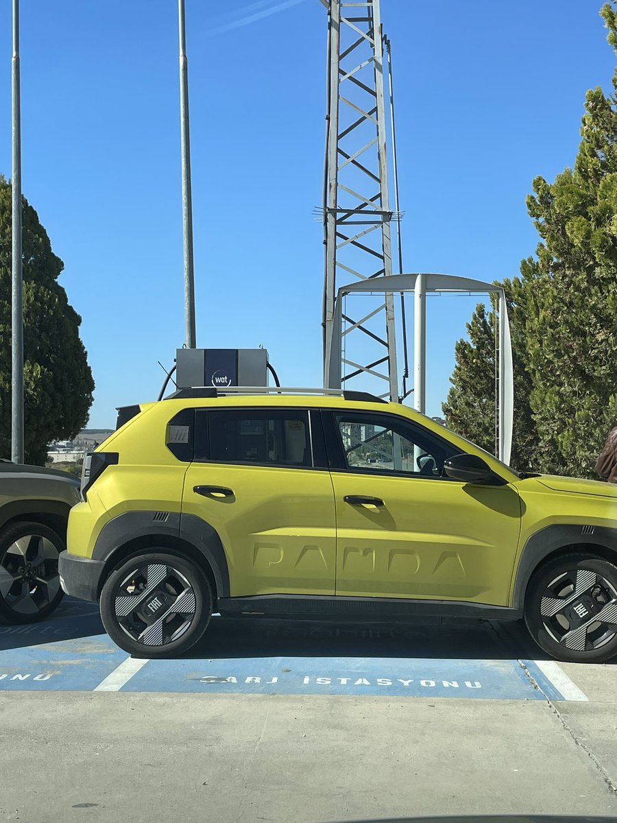 MetoSAR's tweet photo. @fiat şu adamlara elektrikli satmayın arkadaşlar https://t.co/prok4qN731