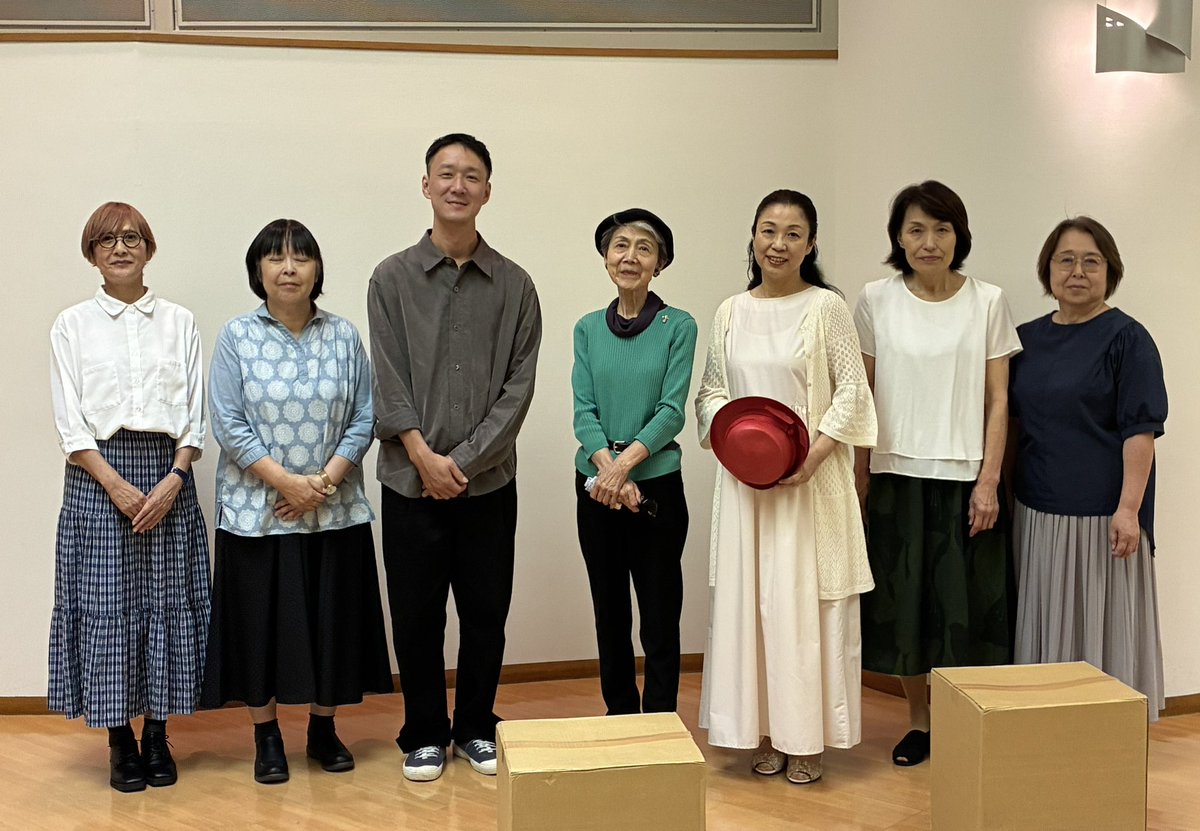 abe_yoshimi_2's tweet photo. 昨日は「空の記憶」10年ぶりの再演を、独り朗読劇として無事終了することができました。
作者の浜祥子さんを囲んでのアフタートークも大変好評で🥰
私にとって数年越しの大きな挑戦でしたが、皆様からたくさんのありがたい感想をいただき嬉しい限りです💕
来月の東京、1月の藤枝公演も頑張ろう。 https://t.co/rcd660rigj