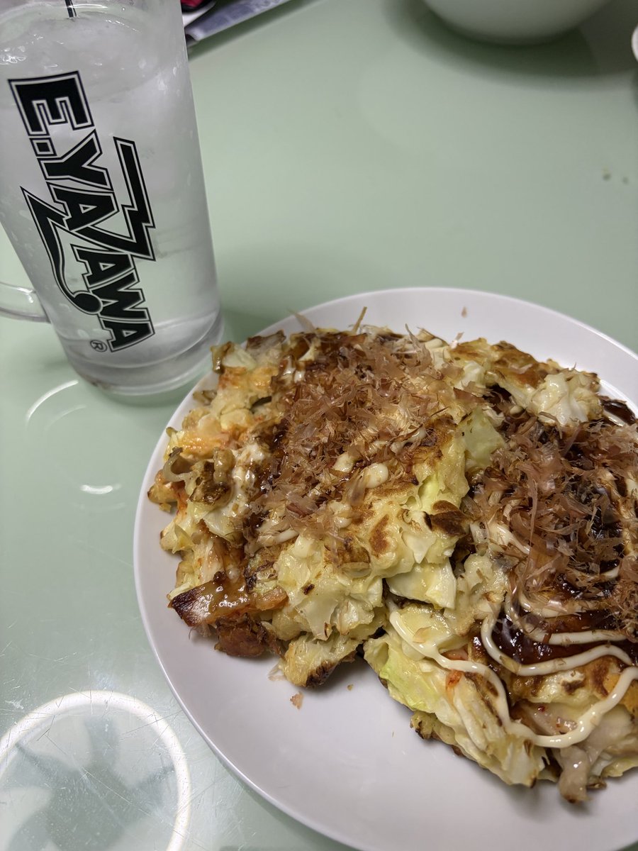 yochan_830's tweet photo. 1人　
　　お好み焼きnow⤴️

　いただきまぁ〜す🍺 https://t.co/XFa298Uwdi