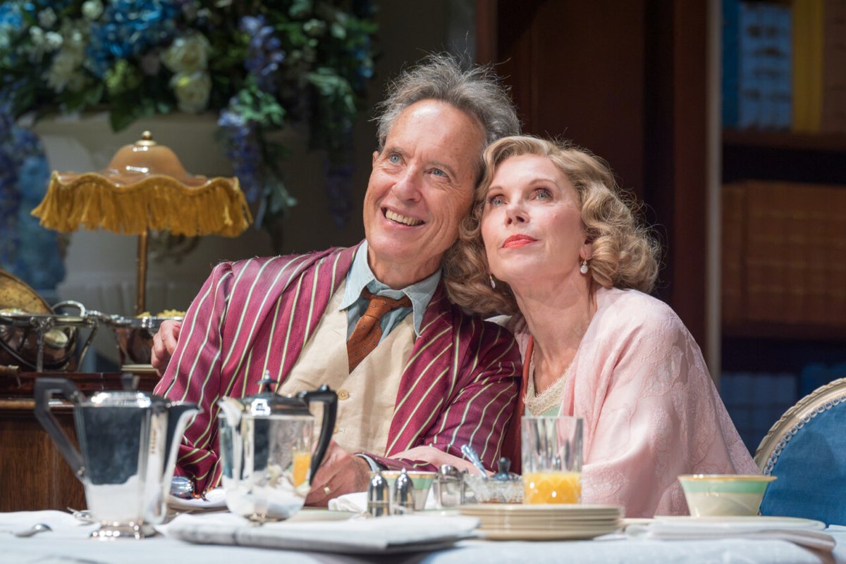 The_Upcoming's tweet photo. #theatre We saw Hay Fever at Wyndham's Theatre: a wonderfully camp evening of entertainment ★★★★ @DMTWestEnd https://t.co/xt8YRXakW7