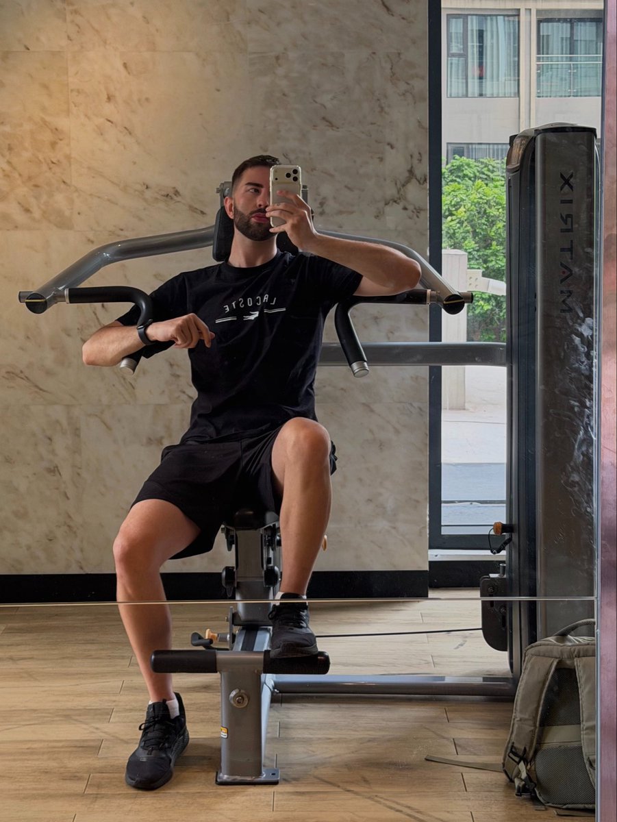 JamesAstonFit's tweet photo. I just want a gym buddy 😞 https://t.co/mfvq4JLsPJ