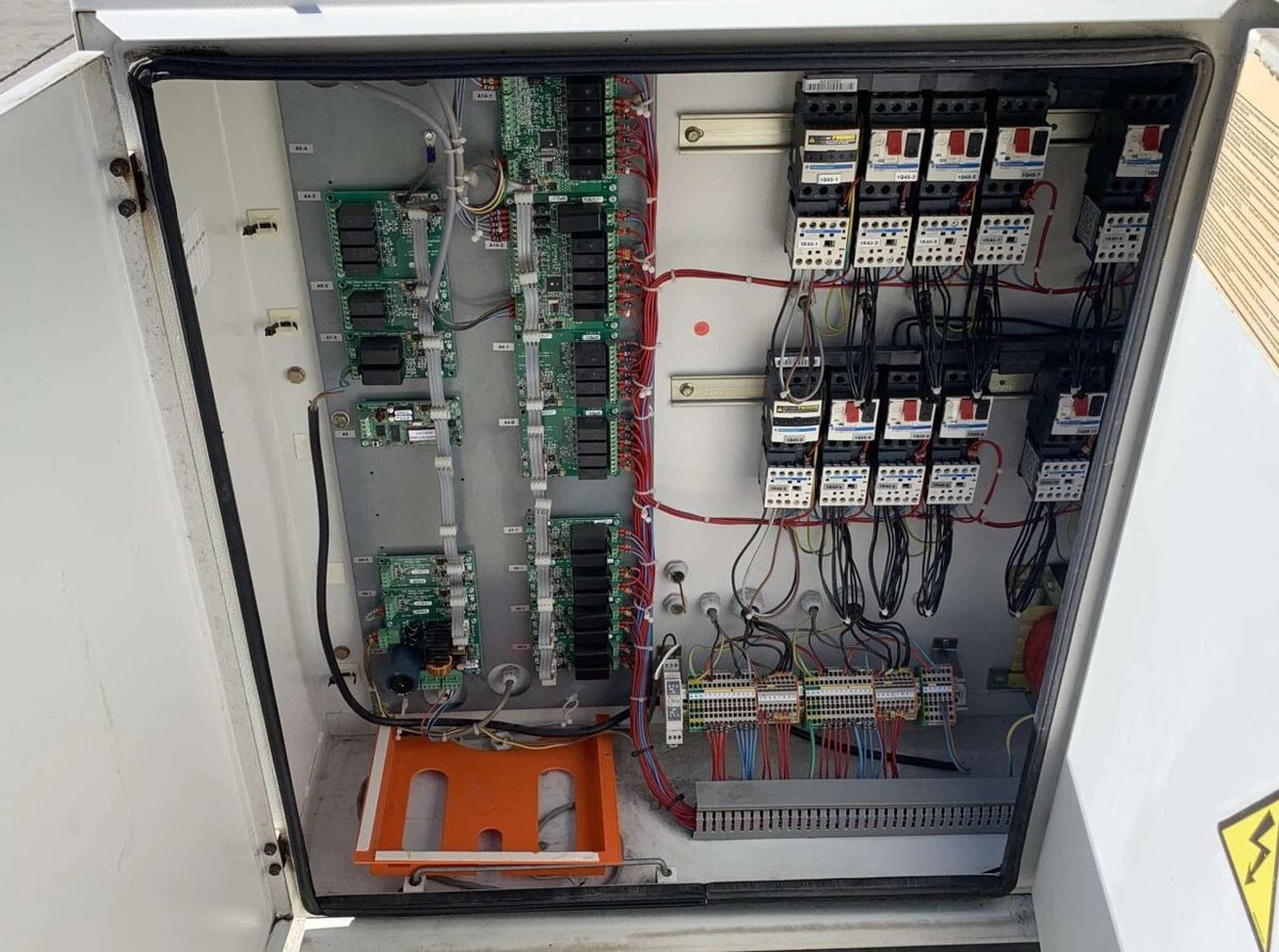 myclima_gr's tweet photo. Μεταχειρισμένος αερόψυκτος Ψύκτης Trane 648kw (12/7-35°C) ψύξη,όρια ρύθμισης ψύξης -12 έως +18οC, μοντέλο 2009,2 ψυκτικά κυκλώματα,2 συμπιεστές Trane screw,ψυκτικό ρευστό R134a.Παράδοση σε 2-3 εβδομάδες. Σε καλή κατάσταση. Βρείτε το ψυκτικό μηχάνημα https://t.co/snqELgnMCV https://t.co/erfpcaCnb4