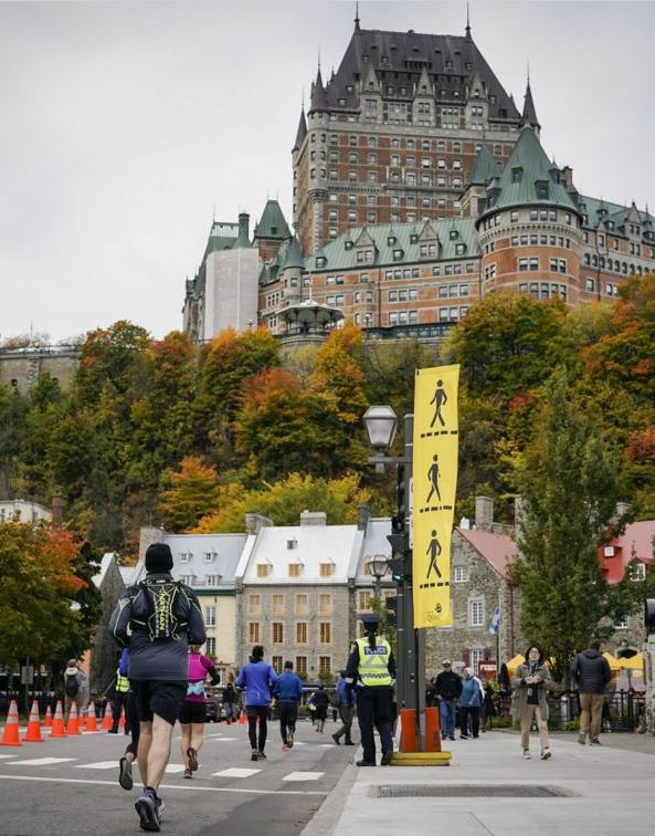 SPVQ_police's tweet photo. #CIRCULATION | Le Marathon Beneva de Québec débutera bientôt | Le SPVQ est déployé sur le terrain pour la gestion de la circulation | Importantes modifications à la circulation | Planifier vos déplacements. Pour plus de détails: https://t.co/qRzNmTSnai https://t.co/NuQMVx5Esu