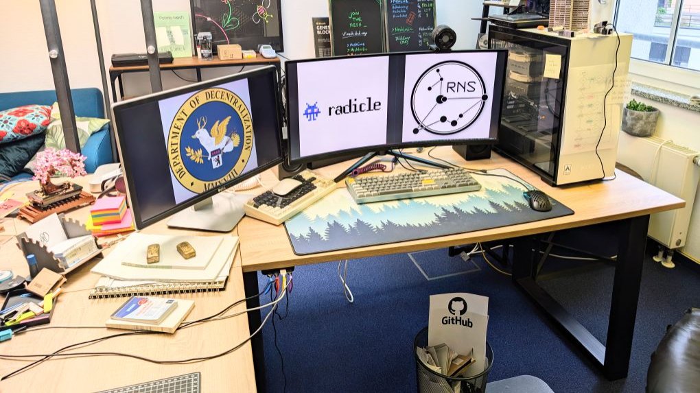 dod_berlin's tweet photo. Tomorrow we will have an evening to discuss the frontier(SCNR) of code collaboration on board of @cbase 
We are excited to have talks about @radicle, https://t.co/6QfPD0Eofx, @tangled_org  &amp; rngit. 
RSVP here: https://t.co/cBFw8NLdUi
Doors open 19:00 - we start 19:23(sharpIsh) https://t.co/3sSUKShuFK