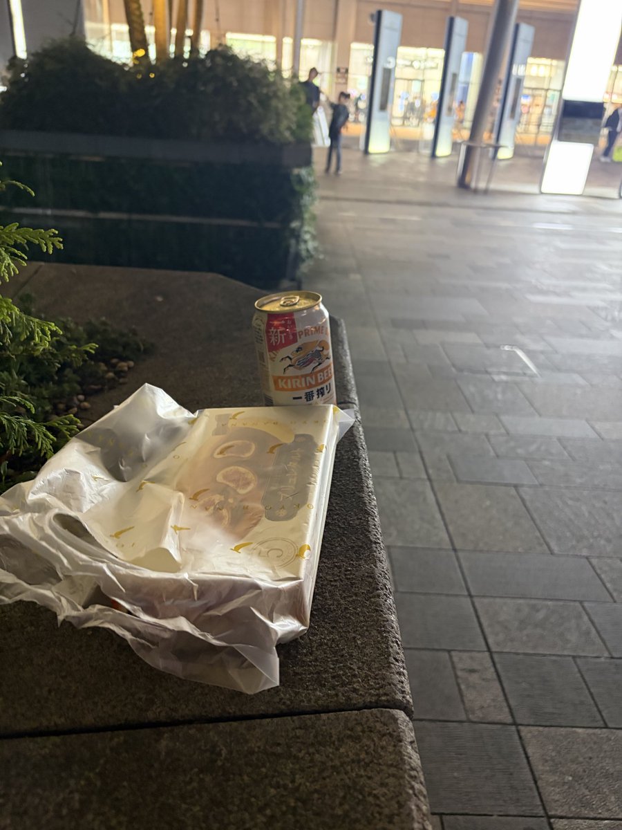 mitapon3298's tweet photo. さらば、東京
東京駅は人が多いんだから！ https://t.co/DeULWSTE6t