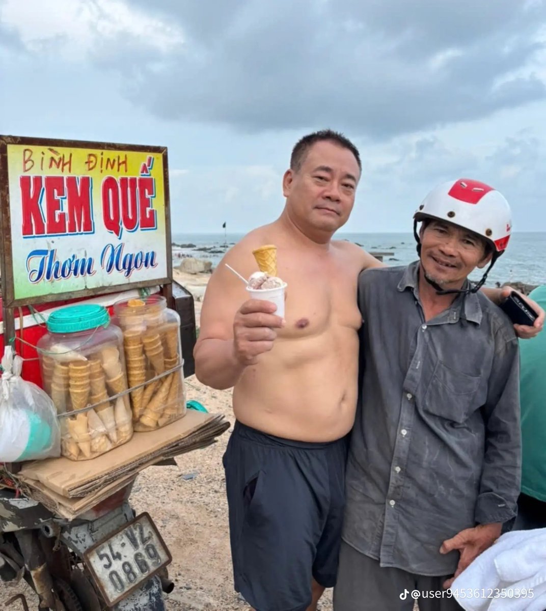datpham1970's tweet photo. @OMHS1962 Ai có video chú Nguyen An này không ạ, mình chả phí https://t.co/SuGLBcKx1E