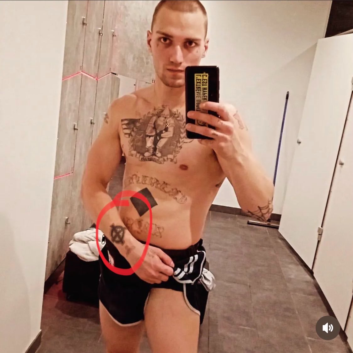 KevinDiogene's tweet photo. Il s'appelle Baptiste Cuny Picard, néo-nazi condamné pour préparation d'attentat antisémite. Il est venu provoquer et a pris ce qu'il venait chercher. #NoTears https://t.co/oyiVobvkxP