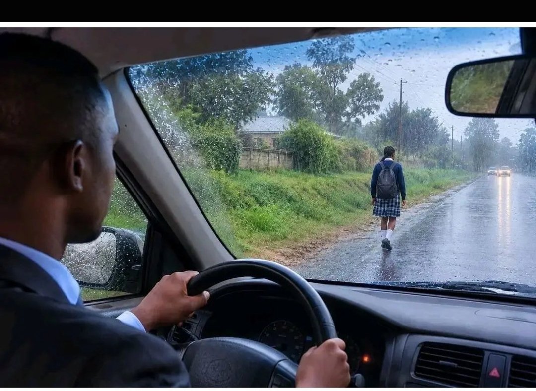 KulachaRajab's tweet photo. Bro never risk, let rain beat her ,u pass and go but the moment u decide to give her a lift, u will face a situation where only Allah will know that yo innocent ,u will serve defilement for nothing, u will be jailed for just a lift . https://t.co/f2CNAOvomM