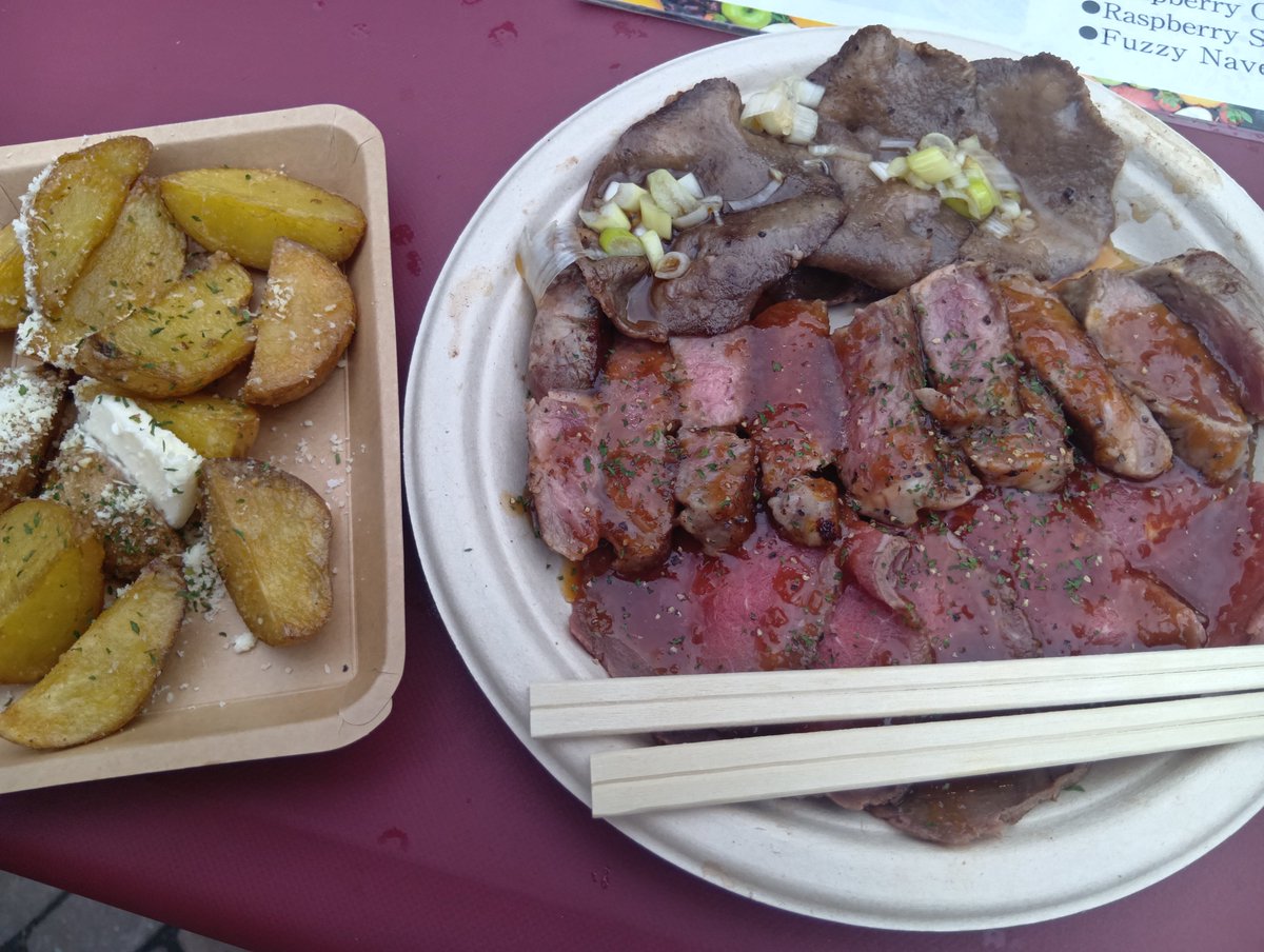 sinkeichan's tweet photo. そういえばご馳走様でしたです
肉全部柔らかかった
オータムよかったなぁ https://t.co/BXHOMLfr4V