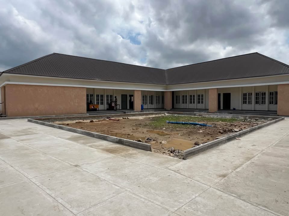 myabiadaily's tweet photo. UPDATE: Ulasi Road Primary School, Aba. 

Slow and steady wins the race. https://t.co/sgggmmLEql