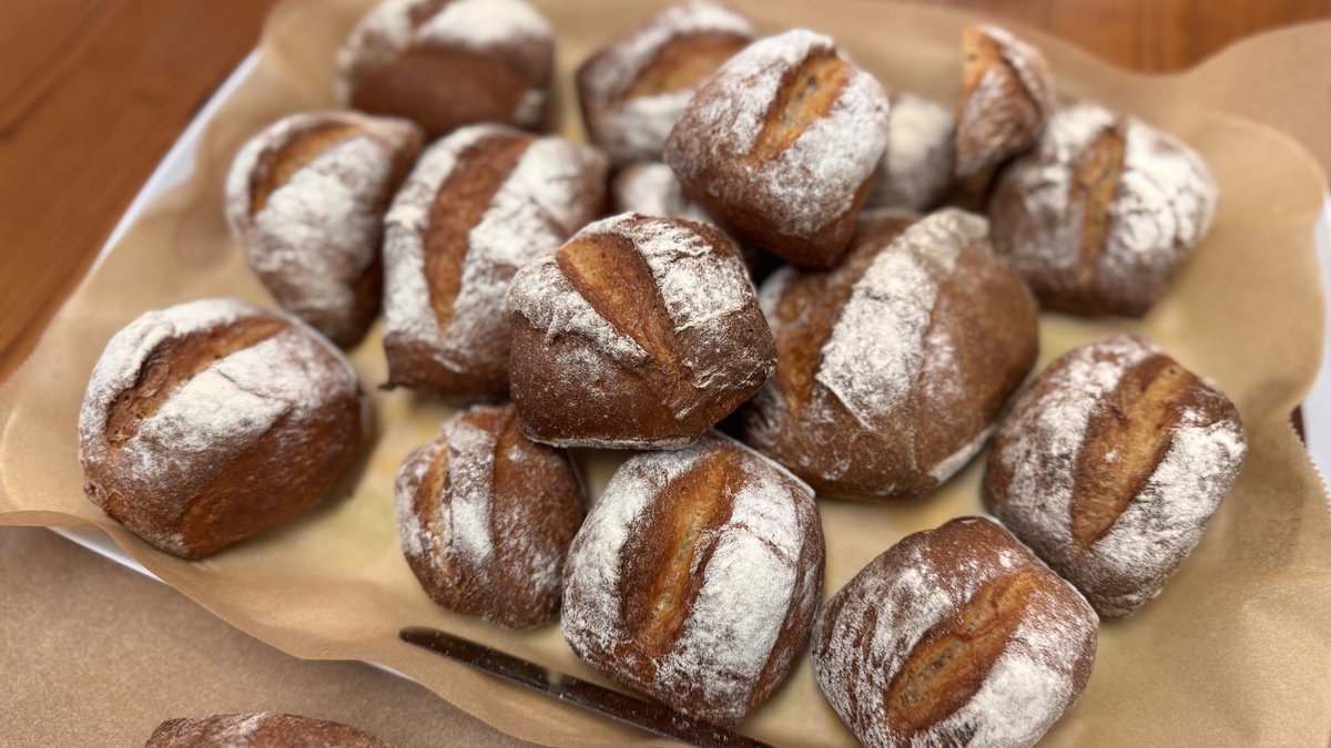 Marumi1978's tweet photo. 今週のパン🥖 https://t.co/E8lMG0InAl