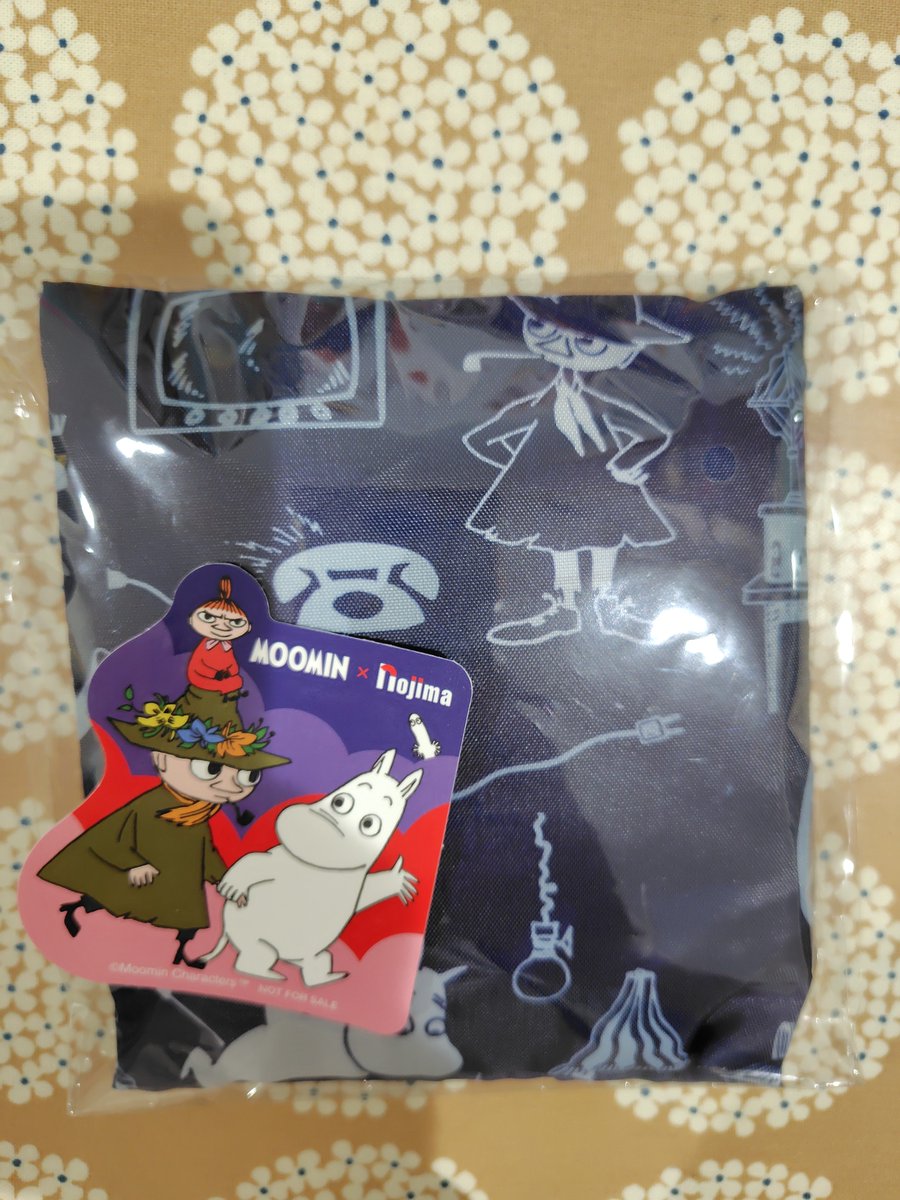 aran_merybell's tweet photo. 洗濯機が壊れたので買いに。
丁度キャンペーンで、ムーミンのエコバッグが貰えてラッキー‼️

アンケートでシールも🤭
店員さんが着ていたムーミンとスナフキンの付いたハッピも欲しかった😅 https://t.co/FvdLLqtrcj