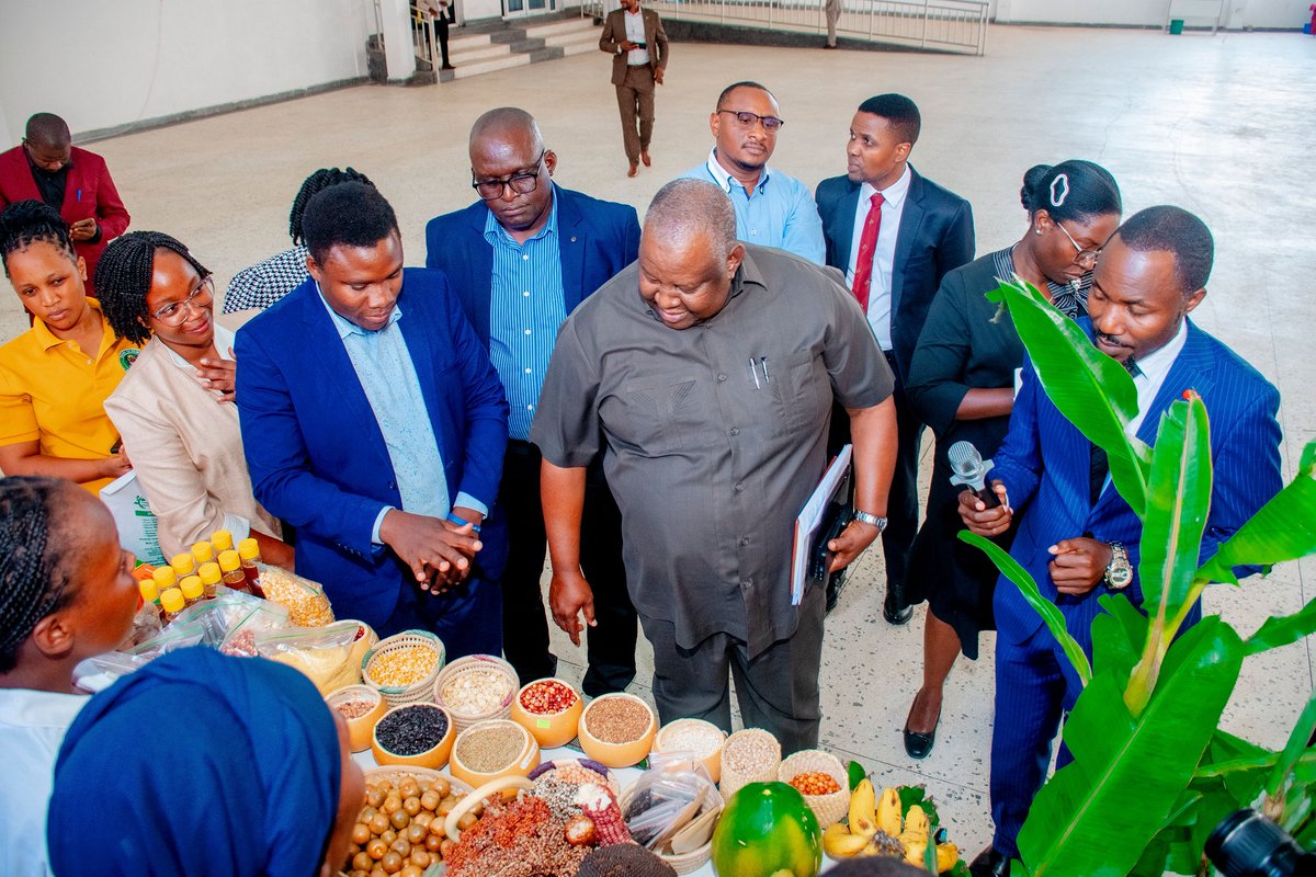restlessdevtanz's tweet photo. Tunayo heshima kuungana na wadau wa kilimo ikolojia hapa Mkoani Dodoma, katika Viwanja vya Maonesho ya Nanenane, kwenye Kongamano la Vijana la Kilimo https://t.co/vF5MhCsDtm