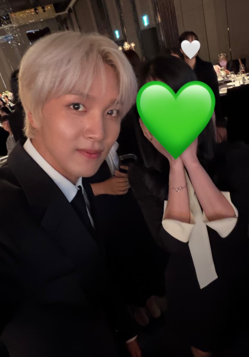 hitsumachann's tweet photo. 해찬이 사촌누나/동생이랑 동생 친구랑 셀카 찍은 거 너무 귀여워ㅠㅠㅠ 

#해찬 #HAECHAN #NCT #NCT127 #NCTDREAM️ https://t.co/a8sKBII4Aq
