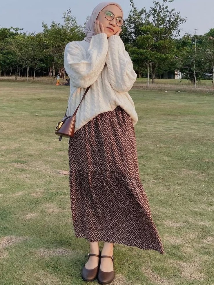 inspirasiootdh's tweet photo. *Inspirasi Outfit Cantik*😘

Detail Outfit✨
 Atasan
https://t.co/ygAG5oOVOc

 Bawahan Rok
https://t.co/xwtDwOefSP

 Hijab
https://t.co/SWT9EY6SKG

 Sepatu
https://t.co/h80pEXI3mR

 Tas
https://t.co/DZ3X3mk335
#YouManiacSeriesEP6 https://t.co/kEED9B5xzJ