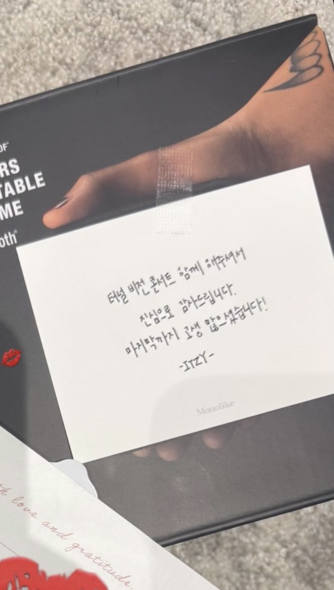 thinkboutryu365's tweet photo. itzy gifted their dancers Marshall speakers after the tour ended 🫶 the cards and letters written by ryujin 🍬 https://t.co/fpoPr4V0lv