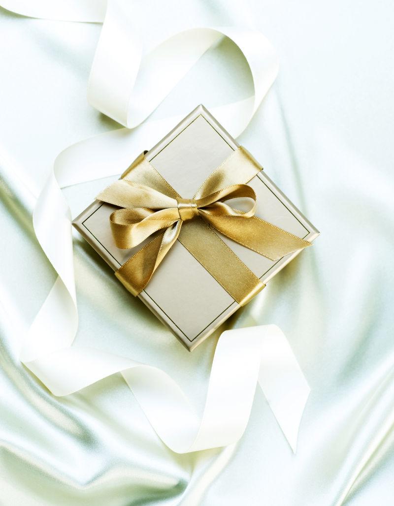 putleyy3's tweet photo. [Today I got a satin gift, and its regular shape is perfect, making me happy!]， https://t.co/lxploQBWmo