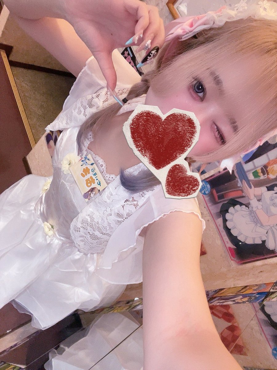 aki_mofru's tweet photo. ろぐいんしてます！
19-23、おめぐさんとご一緒です✨🥰
本日は天使でぃ！皆様の天使ですよ👼
📷おすすめです！ぜひ天使に会いに来ていただけると嬉しいです🪽
本日もお待ちしてます🧚‍♀️
 #アニソンバーもふる #もふる北天神 
 #コンカフェ福岡 #コンカフェ嬢 https://t.co/LrVRzoCFFY