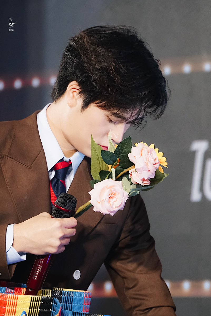 p_164pix's tweet photo. คนที่สนุกกับพร็อพที่สุดไหมมม 🫳🏻💘

GEMINIFOURTH LKN AT PATTAYA
#NEKKOxGFLKNinPattaya
#Gemini_nt https://t.co/4Uo5VrgVTD