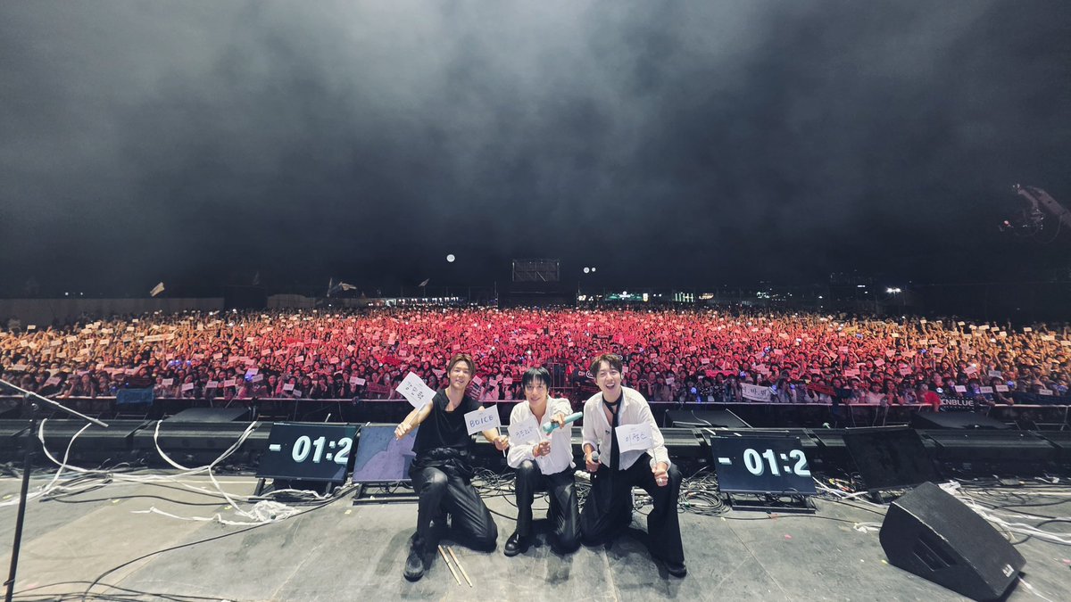 official_CNBLUE's tweet photo. [📸] 2026 BUSAN ROCK INTERNATIONAL FESTIVAL

#CNBLUE #씨엔블루 https://t.co/NUS7UMGl6w