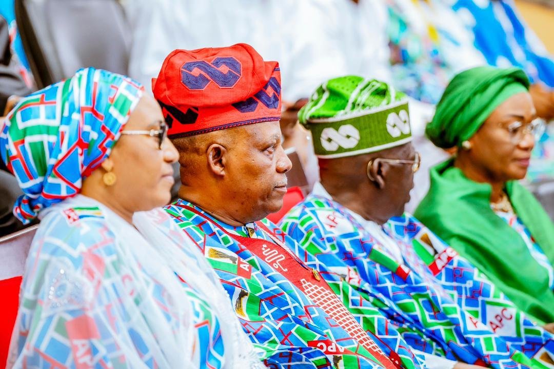v79158's tweet photo. The same people, the same mission, and the same vision.

Progressive and United.💯

@officialSKSM @officialABAT @kujarima https://t.co/j0AowGPep6