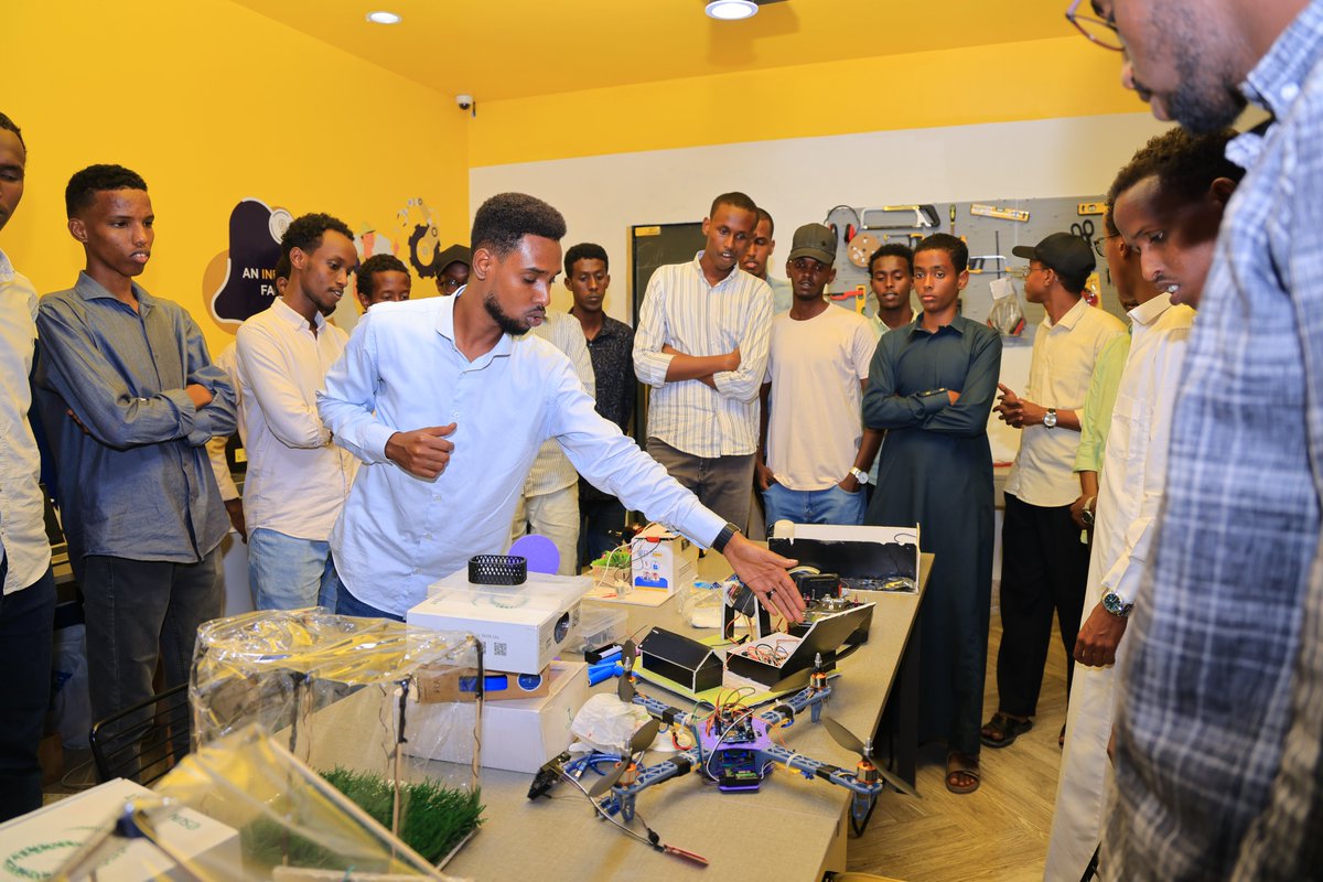 SIMADUniversity's tweet photo. Engineering in Action!

SIMAD University’s Engineering in Action brought together emerging engineers and industry experts for an interactive exploration of Electronics, Communication, and Connected Technologies, featuring practical project showcases.
#SIMADUniversity #EngineeringInAction #Engineering