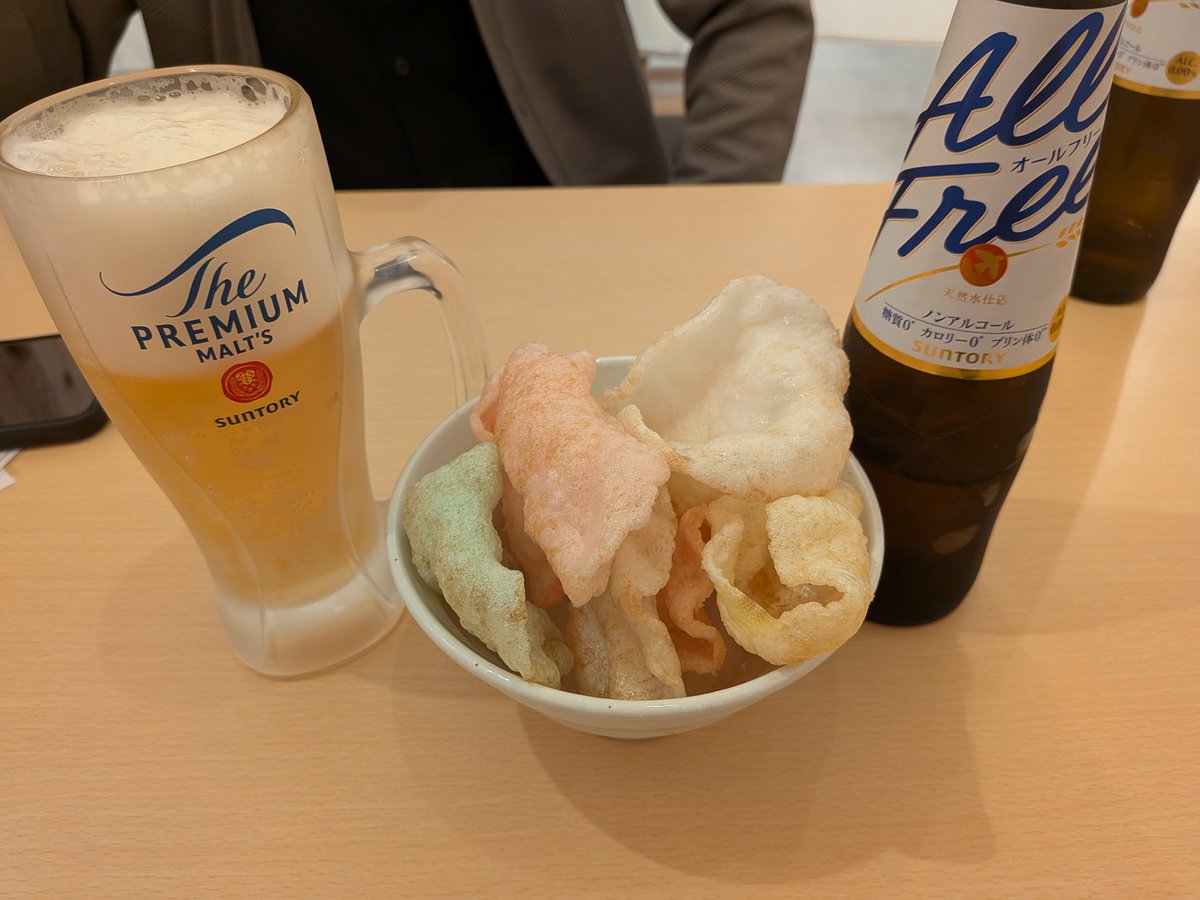 h1031977's tweet photo. 今夜は「とりいちず」で夕食🍻
私は明日休み、彼は明日出張．．．何となく気持ちに余裕があるので、居酒屋夕食となりました😊

でも、お互いが車で来ているから、ノンアルなのが残念💦今度来る時は子供たちと一緒に来てシリンダーサワー頼んでみたいねと話していました(＊ˊ艸ˋ)♬* https://t.co/Yh1nJPn9UZ