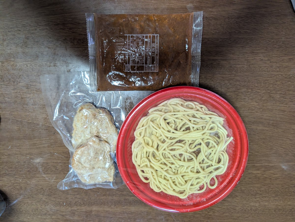 kurofuku's tweet photo. #BSノブロック物産展
で買った伝説の〝カツカレーラーメン〟を実食♫
まさかのレンチンのみで作れることに感動し
ネギやメンマを入れ忘れたことを食べ終わって後悔。
これはどこかのお店で実販売するか、予約受注で再販してほしい逸品でした😄
#カツカレーラーメン
#レンチングルメ https://t.co/3hT7vHyj8K