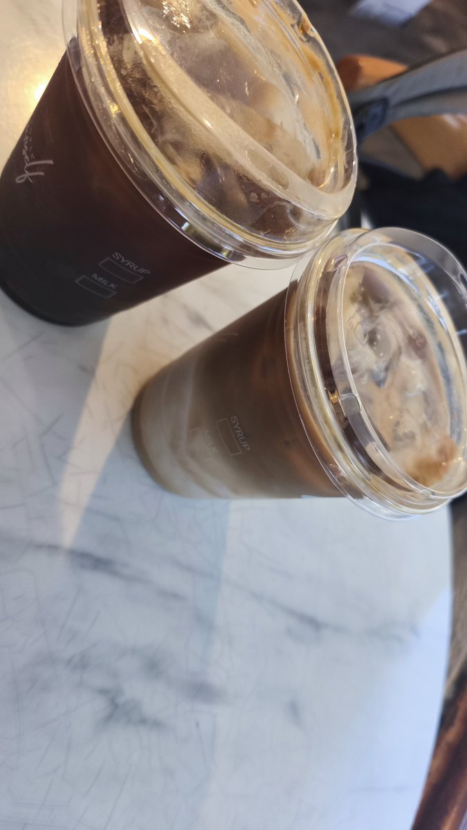 angelsdontcryu's tweet photo. Coffe with my friend! https://t.co/9yMz2hAdwC