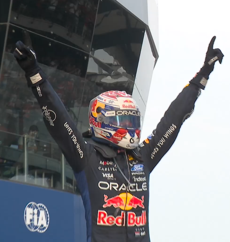 EstagiariodaF1's tweet photo. Max Verstappen em 2026:

Vitória contra 100 amadores ✅
Vitória contra 21 profissionais ✅ https://t.co/uZVBlOaOfv