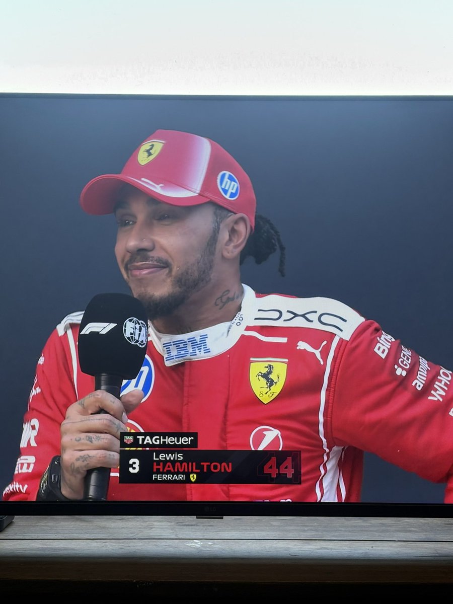 xLewisHamilton's tweet photo. ❤️ Lewis ❤️ https://t.co/VShcGv2kZ5
