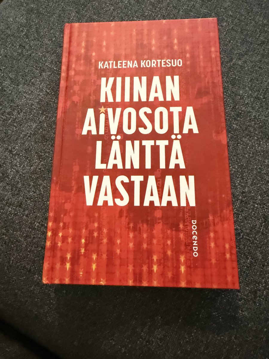 MarkoRostedt's tweet photo. Luin mielenkiintoisen @katleena kirjan. Vahvaa kerrontaa vaikuttamisesta ja tiedustelusta/vakoilusta. Laittoi ajattelemaan turvallisuutta normaalia enemmän.

@stadinbrankkari menetelmät toimivat tässäkin, valistus, valistus ja valistus. Toki nyt asiana muu kuin paloturvallisuus 😃

Medialukutaito ja avoin kiinnostus toimintaympäristöön, antavat meille hyvän pohjan varautumiseen. Uhka voi tulla joka suunnasta, joten ole avoimen  kriittinen ja vertaile riskejä..