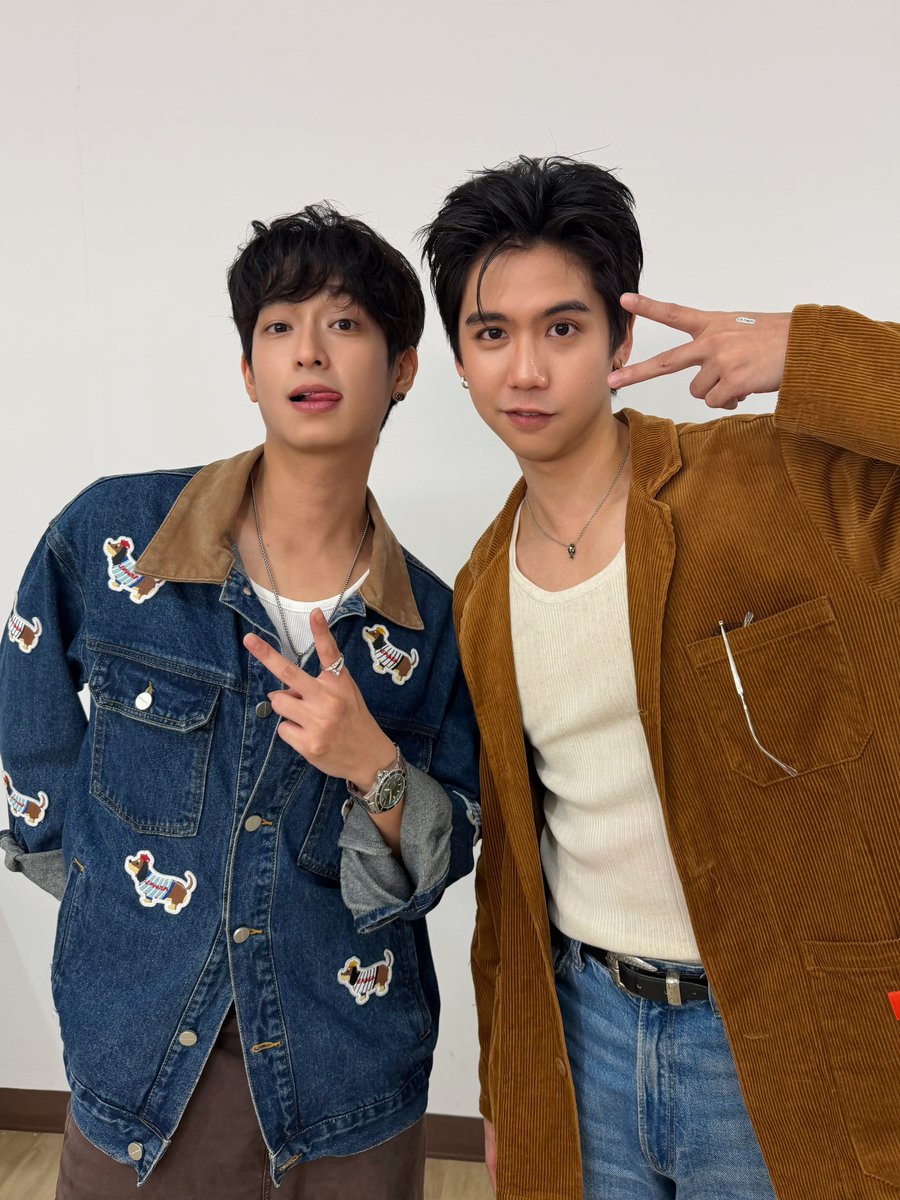 GmmtvShop's tweet photo. ซิง - ชิม่อน ขอบคุณทุกคนที่มาร่วมกิจกรรม Fan Sign ของพวกเรา ในงาน GMMTV FANIVAL 2026 : Happy Family นะครับ

@ssingss @Chimonac

#GMMTVFANIVAL2026HappyFamilyxSC
#GMMTV https://t.co/AmFVriLXr2