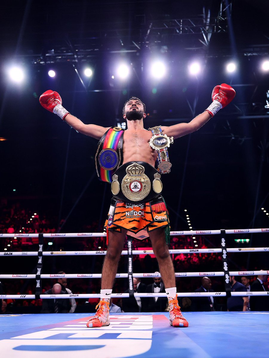 mrsamjones88's tweet photo. 4 titles in 8 fights for Hamza Uddin 

WBA international 
English title 
British title 
Commonwealth title 

A star is born 🐅 

@realhamzauddin 
@DAZNBoxing 
@MatchroomBoxing https://t.co/MTEZpfYk9s