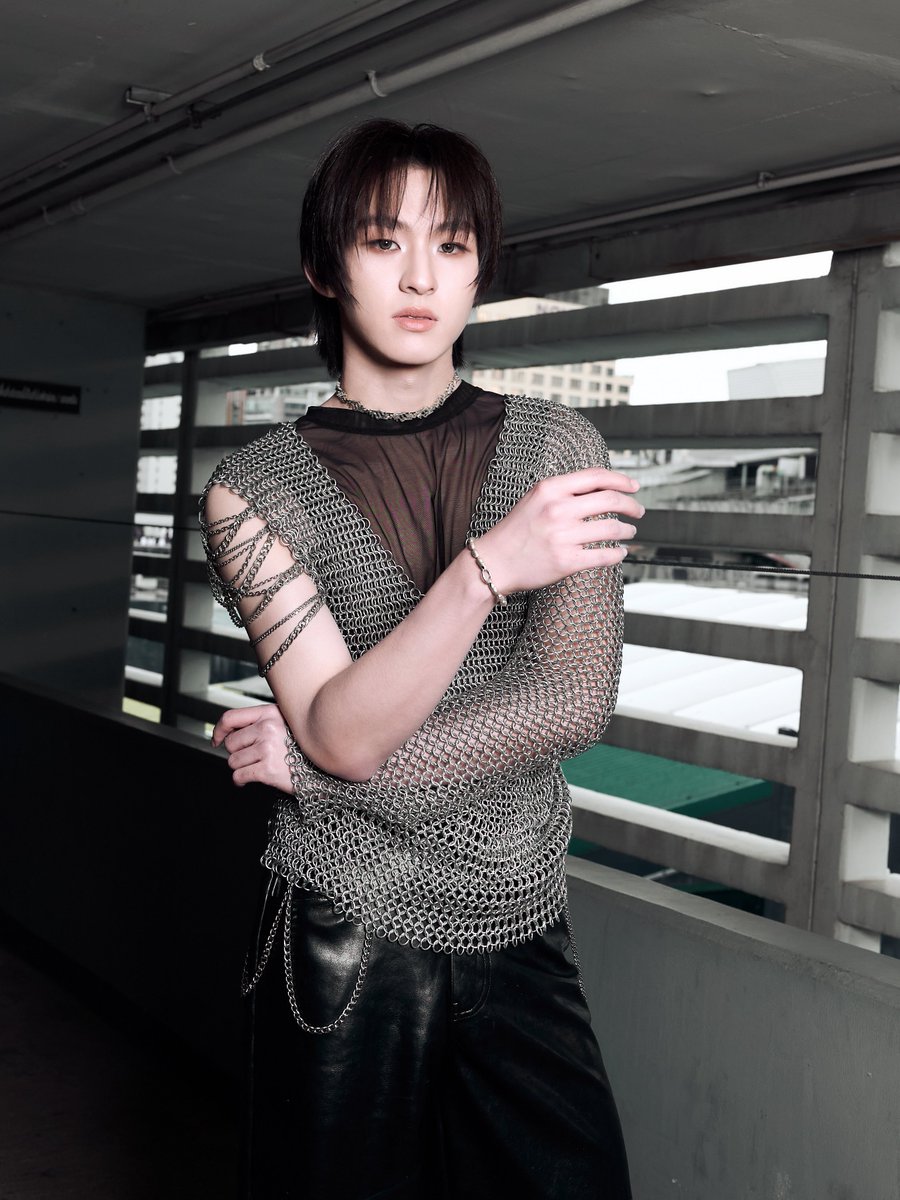 DomundiTV's tweet photo. “ก้อง” @kongjiro_ ร่วมเดินแบบในงาน Siam Center Bangkok International Fashion Week 2026 : Kiera Selbe ✨

KONG AT SIAM CENTER BIFW26
#SiamCenterBIFW2026xKONG 
#KieraSelbeRunway2026 https://t.co/XOwshucOBR