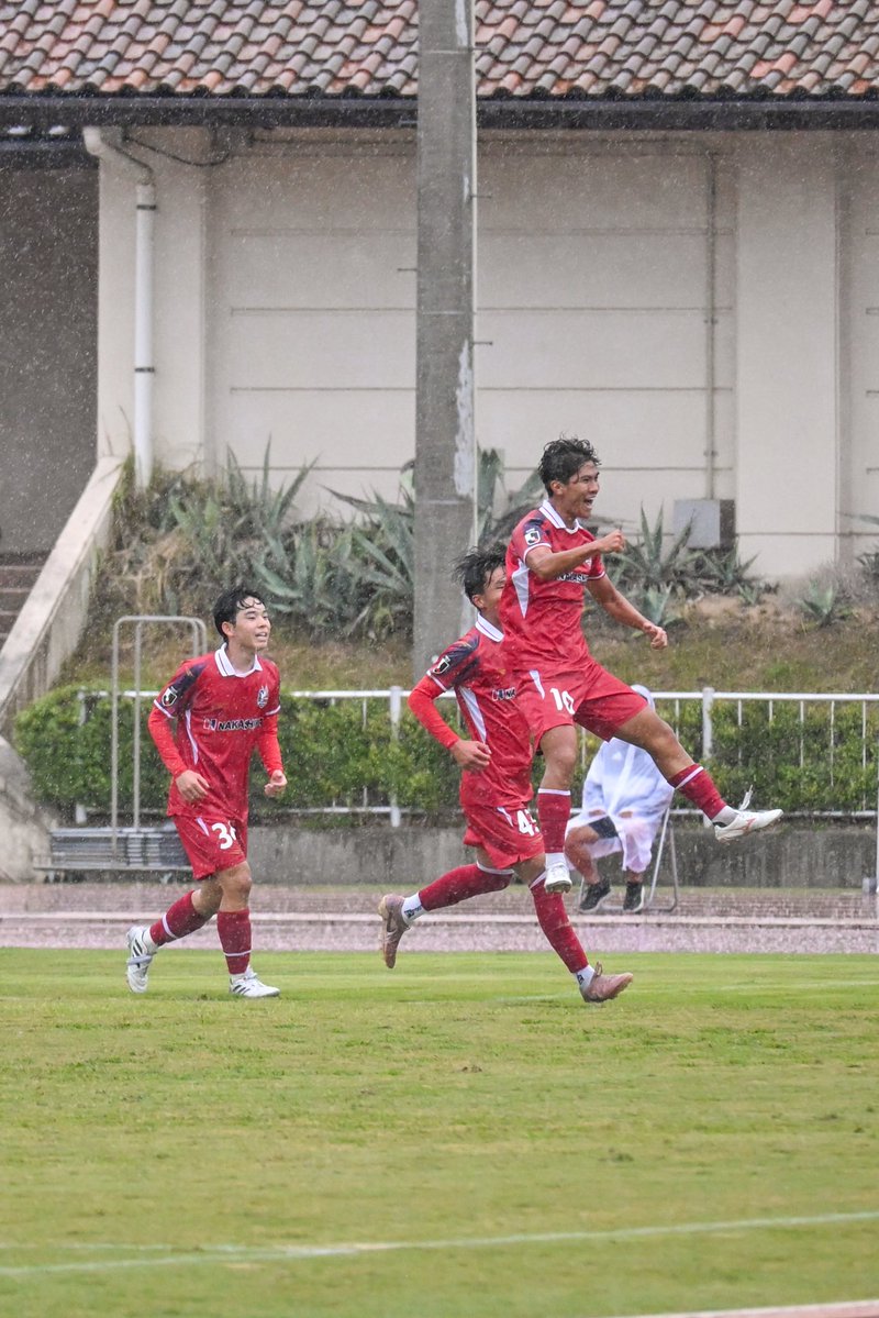 ryokj25's tweet photo. プロになって初ゴール⚽️
ユースでも見慣れた背番号10がやっぱり似合う！

本当におめでとう！！！

#末宗寛士郎 選手 #ファジアーノ岡山 https://t.co/SeGtC9ubat