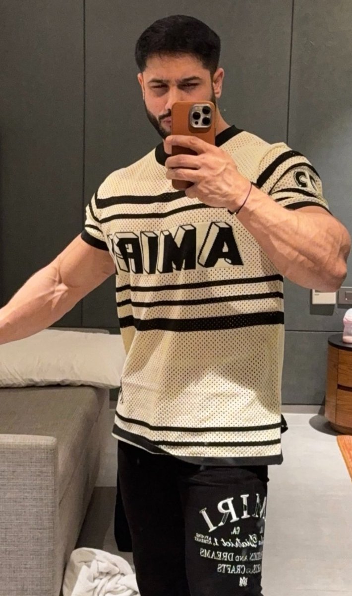 alphasheikh9's tweet photo. Forearms 💪🏻 #findom #cashmaster https://t.co/3bemvMb6HM