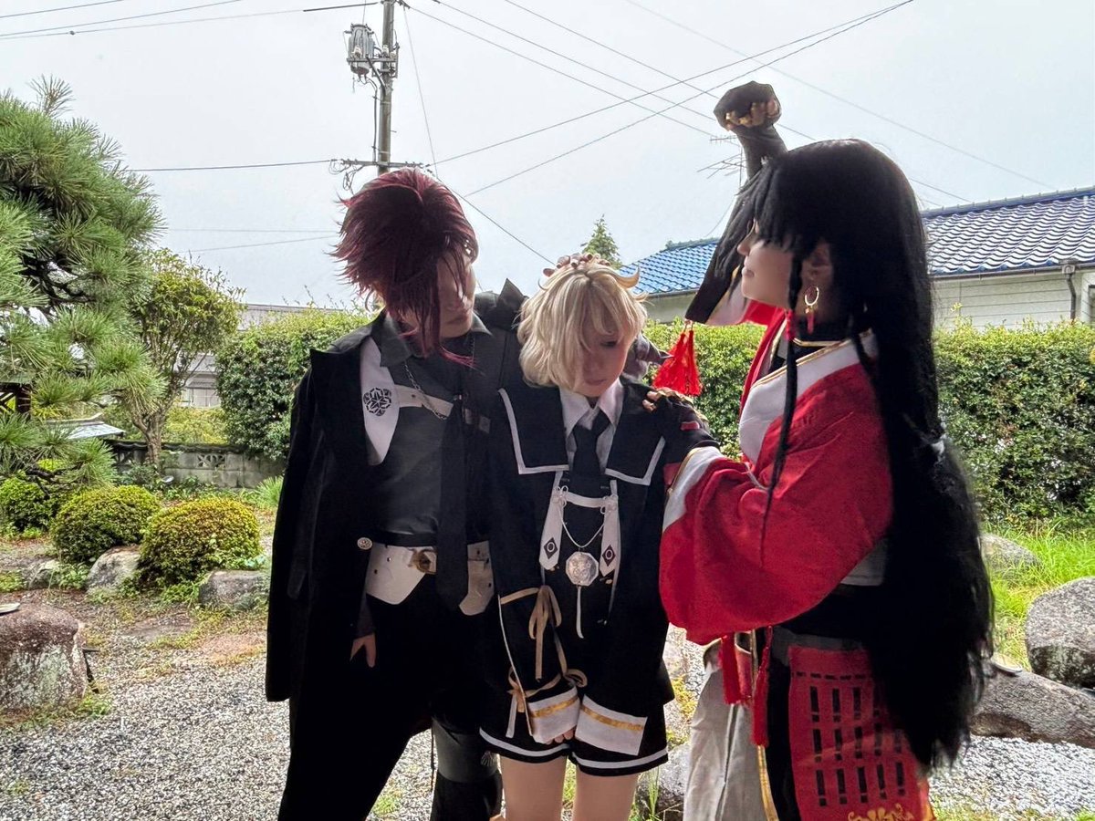 nahh_age's tweet photo. 今日も愉快極まりなかったイツメン達ね
これは五虎退に圧をかける打刀2振り(最悪) https://t.co/Ubp6rTfW9P