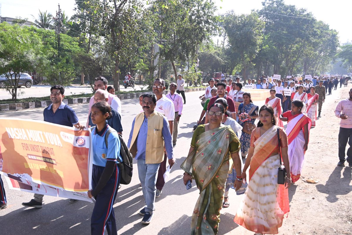 MYBharatHQ's tweet photo. 790 + MYBharat volunteers. 4 KM of determination. One powerful Sankalp. 🇮🇳

The Nasha Mukt Yuva Padyatra in Ranchi, flagged off by Shri C.P. Singh, MLA, Ranchi Vidhan Sabha, brought together MY Bharat volunteers and youth for a united call for a Nasha Mukt Bharat.
#NashaMuktYuva https://t.co/leuTuuylGn