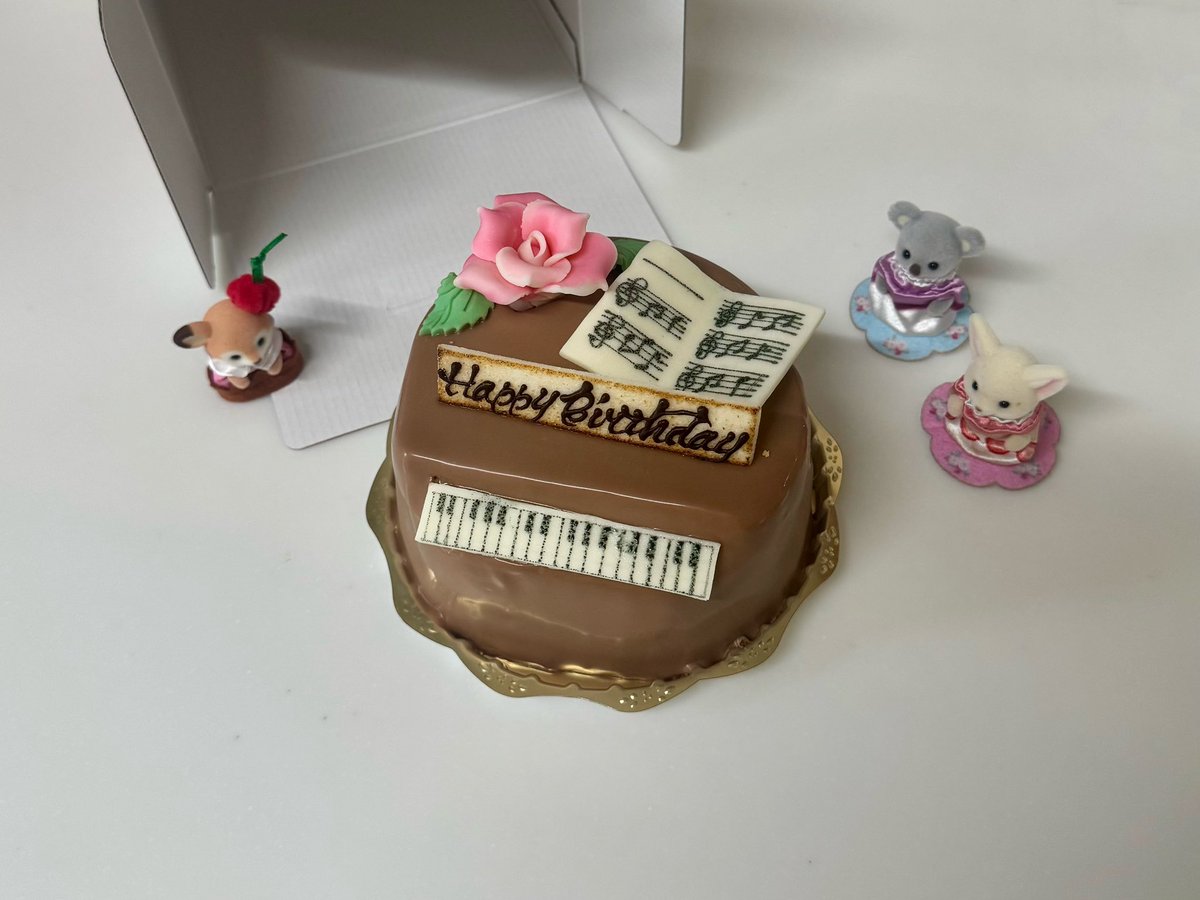 tsnyqn's tweet photo. 🎂...♪*ﾟ https://t.co/gS6oXsEzqK