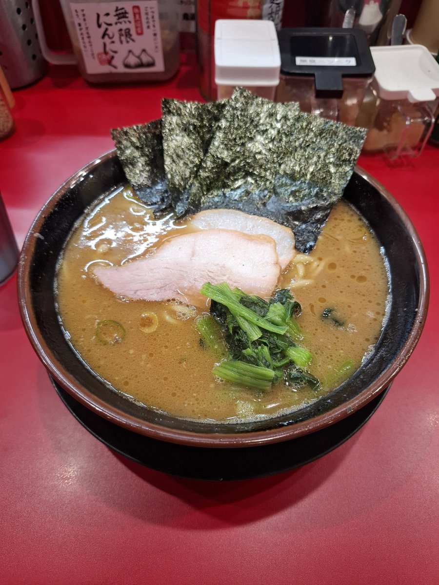 yuuk05071's tweet photo. 鬼道家
初めてなのでノーマルラーメン
家系は普段食べないけど美味しかった https://t.co/yMj6zjX5eq