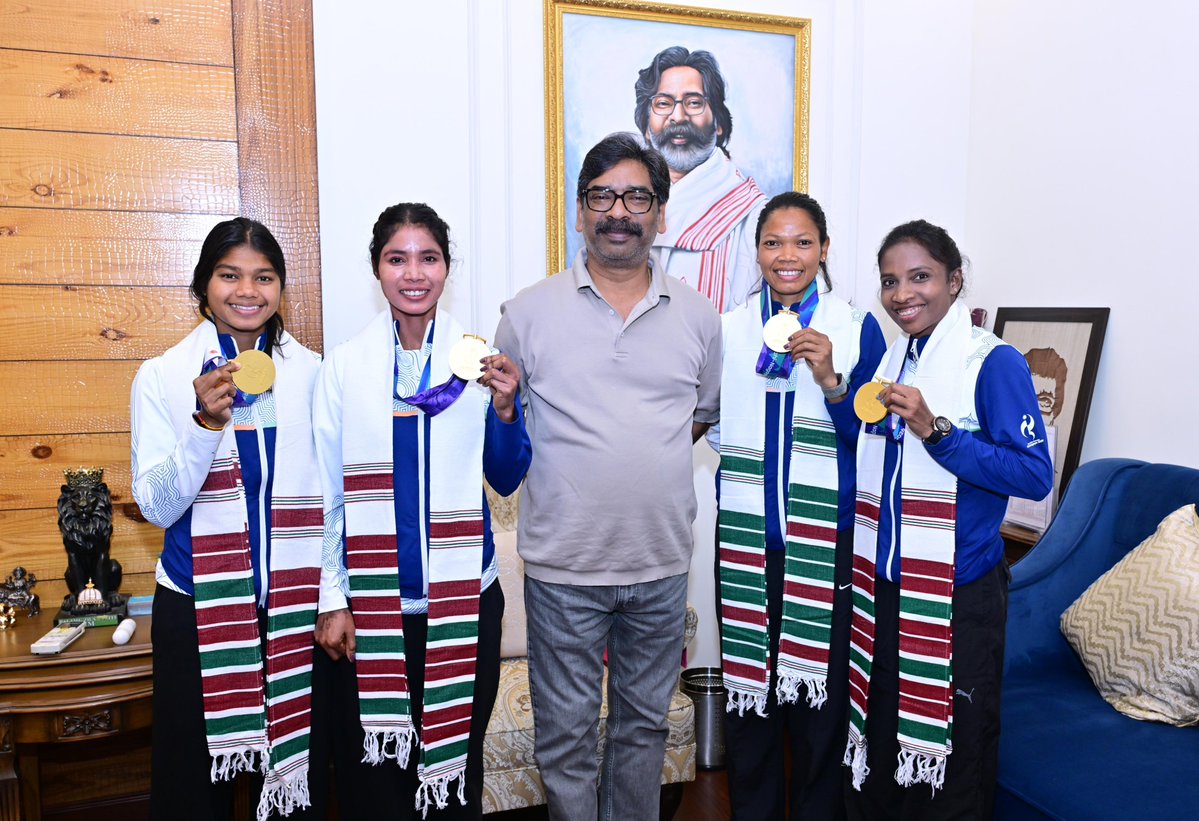 HemantSorenJMM's tweet photo. शानदार झारखंड की हमारी बेटियों...आपने कमाल कर दिया।

@TheHockeyIndia
@AsianGamesOCA https://t.co/eOmuIxVX8V