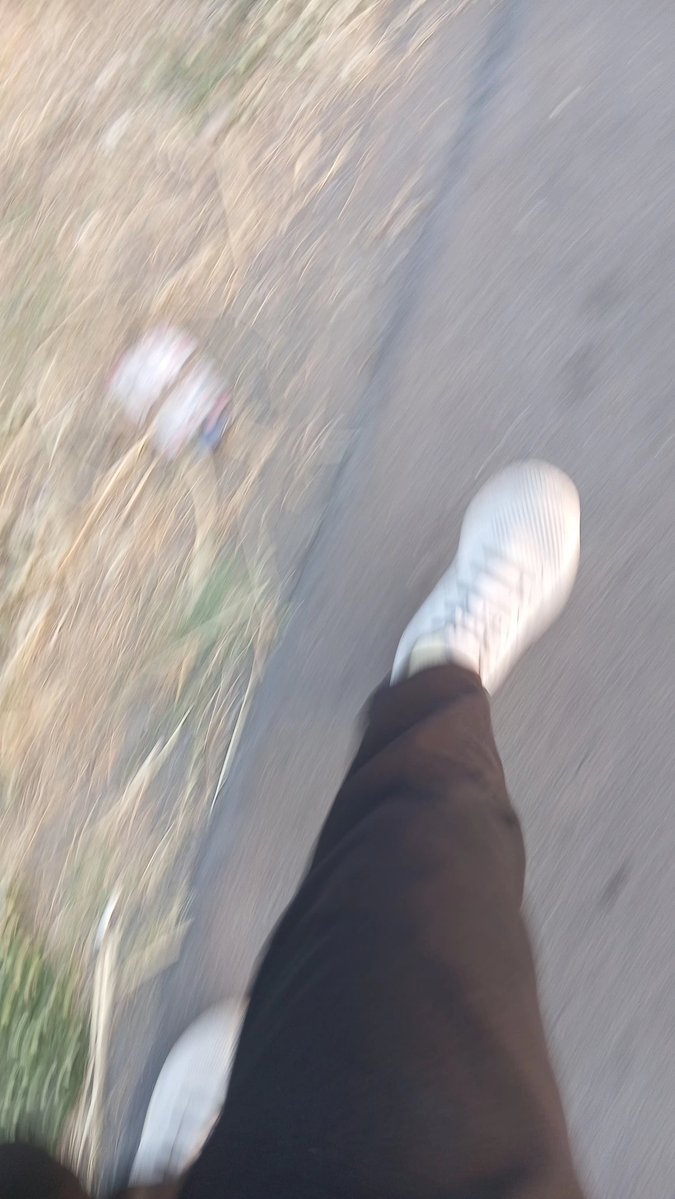 jenoupsi's tweet photo. day 2 ; jalan soreku sampai magrib jir 😧 https://t.co/cXeudAB9UF