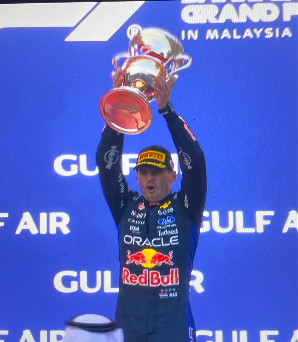 cantverstopim's tweet photo. BACK TO BACK IN SEPANG https://t.co/GS7KsVPCwX