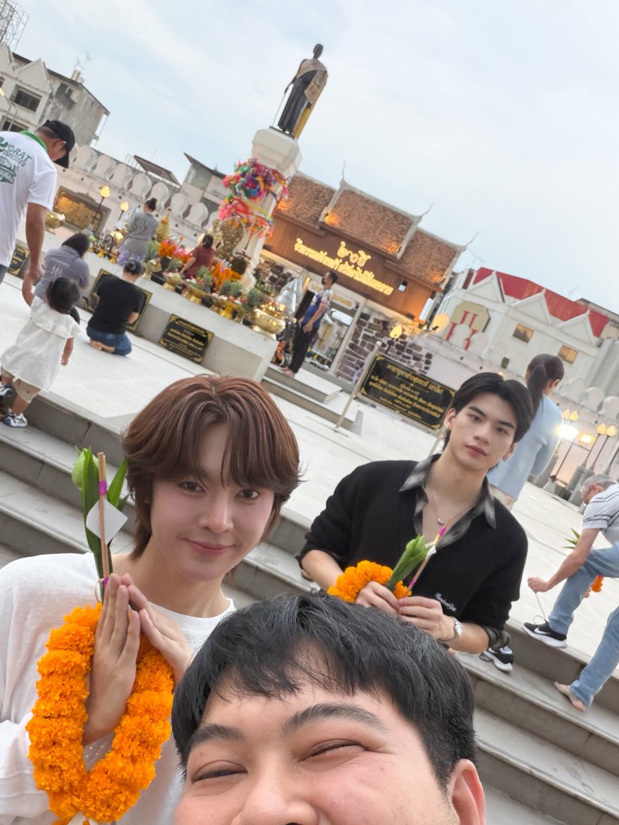 ronna_ronnachai's tweet photo. สองมือกราบลงที่ตรงเหนืออาสน์ แทบบาทย่าโม 🙏🏼

#NorthOtto
#JaoNorth #Ottoottoo https://t.co/rxmgToXkOq