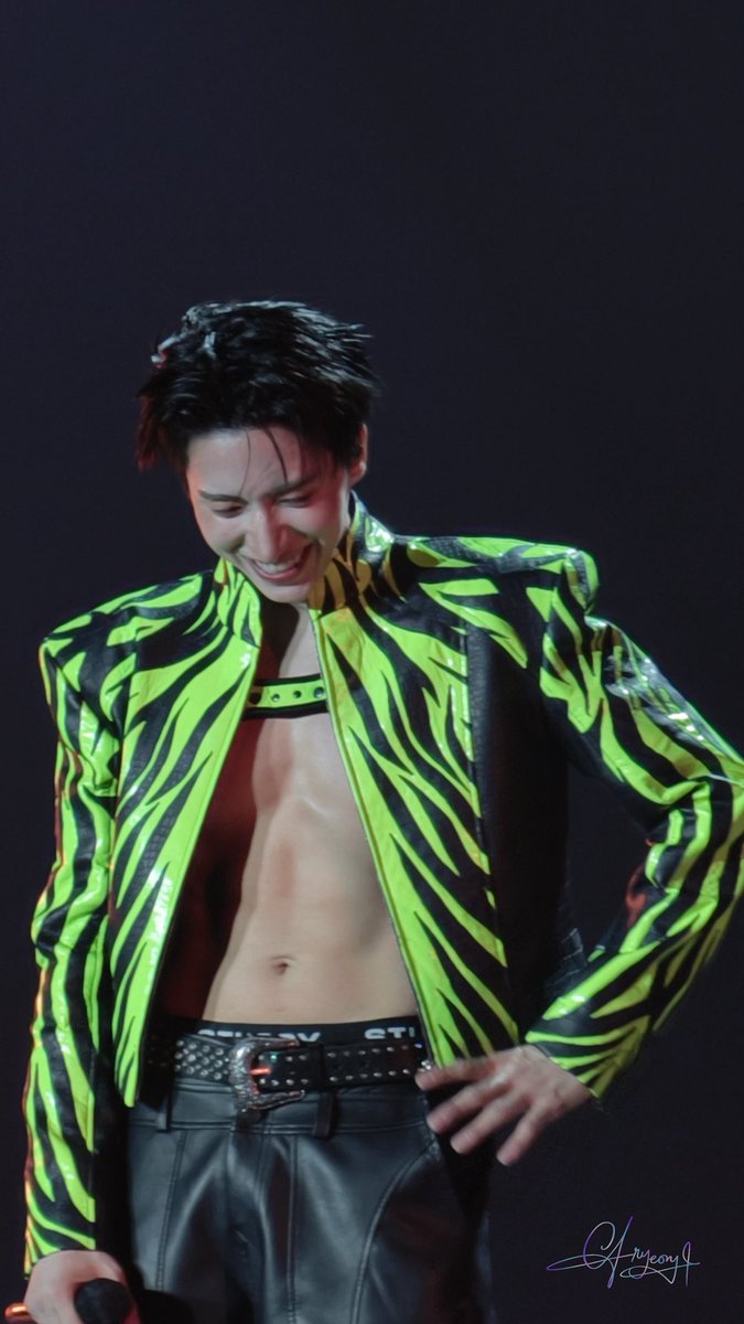 aryeong_seo's tweet photo. 261003 PERSES UNCENSORED CONCERT 

@jungwboo_  HOT GUY 🔥🔥🔥

#PERSES_UNCENSOREDCONCERT 
#JUNG_PERSES 
#PERSES_TH https://t.co/1EfhR3QSkP