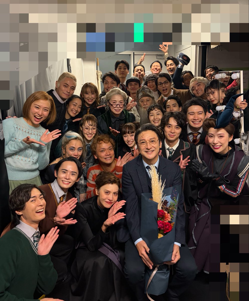 CantoKeiko's tweet photo. 今日はどういう感情でいたらいいのか！
幹二さんの卒業と葵さんのカムバック！
寂しさと嬉しさが同時に押し寄せます。

溢れる優しさが滲むハリー、そして、舞台裏でのあたたかなお人柄…最後のカーテンコールも、魔法にかけられたようでした。
幹二さんは皆にパワーをくれる魔法使い🪄
#ハリポタ舞台 https://t.co/sAoSFTg3YW