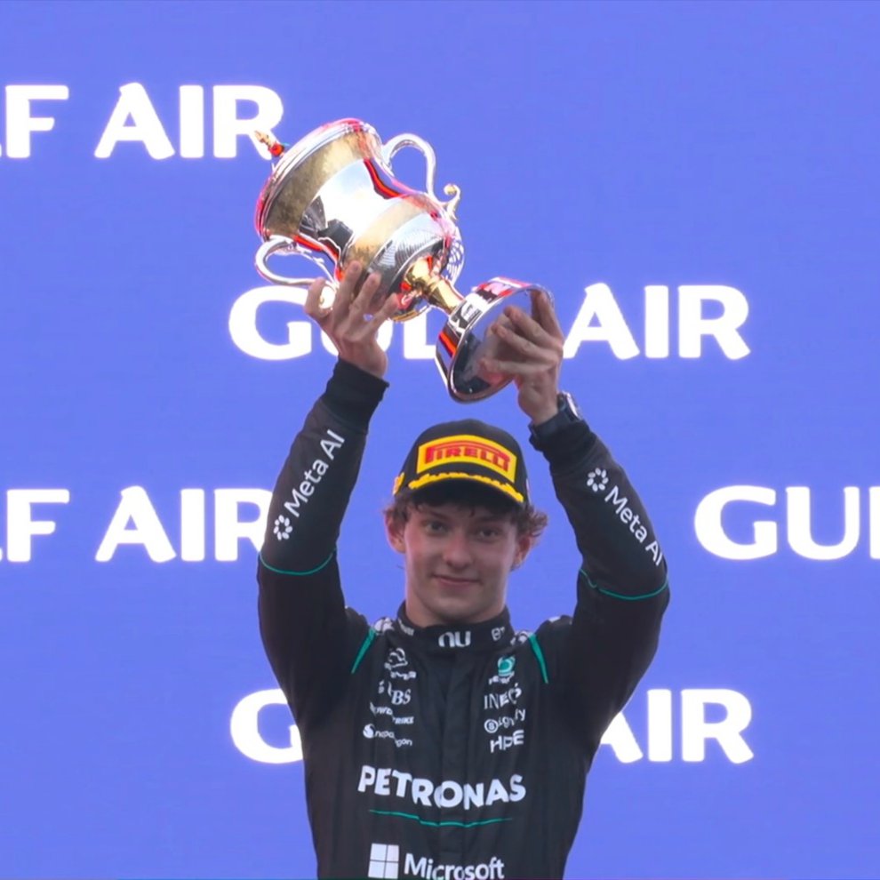 MercedesAMGPCF1's tweet photo. Proud of you, Kimi!🌟

P2 🇲🇾 https://t.co/91AbLaz2KS