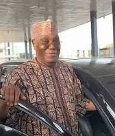 EIOSpeaks's tweet photo. Nigeria election season: the time politicians suddenly become “ordinary Nigerians.” 😂

-  Osinbajo barbed hair in public.
- Oshiomhole bought agbado on the street.
- Okorocha sold roasted agbado.
- Buhari & Osinbajo sat down for breakfast tea with ₦35 Milo.
- The President’s wife fried akara.

- Atiku has upgraded: Amaechi drove him to a fuel station to buy fuel at N1,500 per .

From presidential motorcade to ₦1,500 fuel customer. No be God? 😂

Election don reach, everybody suddenly remembers how ordinary Nigerians live.

Barber. Agbado seller. Akara. Milo. Fuel queue.

Every four years, same script. Different costumes. Nigerians have seen this movie before.