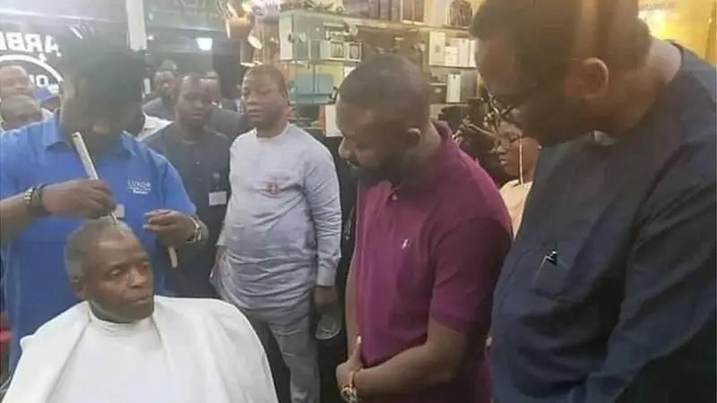 EIOSpeaks's tweet photo. Nigeria election season: the time politicians suddenly become “ordinary Nigerians.” 😂

-  Osinbajo barbed hair in public.
- Oshiomhole bought agbado on the street.
- Okorocha sold roasted agbado.
- Buhari & Osinbajo sat down for breakfast tea with ₦35 Milo.
- The President’s wife fried akara.

- Atiku has upgraded: Amaechi drove him to a fuel station to buy fuel at N1,500 per .

From presidential motorcade to ₦1,500 fuel customer. No be God? 😂

Election don reach, everybody suddenly remembers how ordinary Nigerians live.

Barber. Agbado seller. Akara. Milo. Fuel queue.

Every four years, same script. Different costumes. Nigerians have seen this movie before.